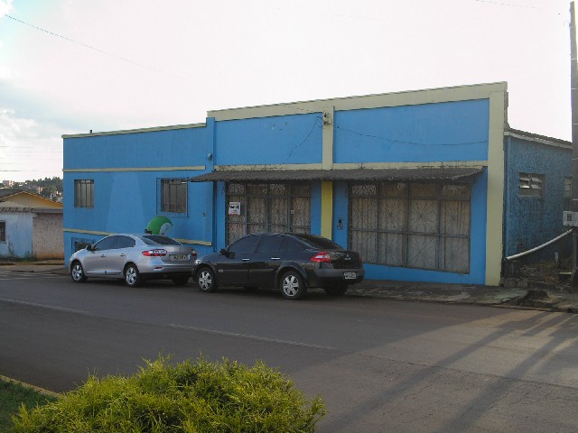Foto 1 - Vendo prédio comercial com casa